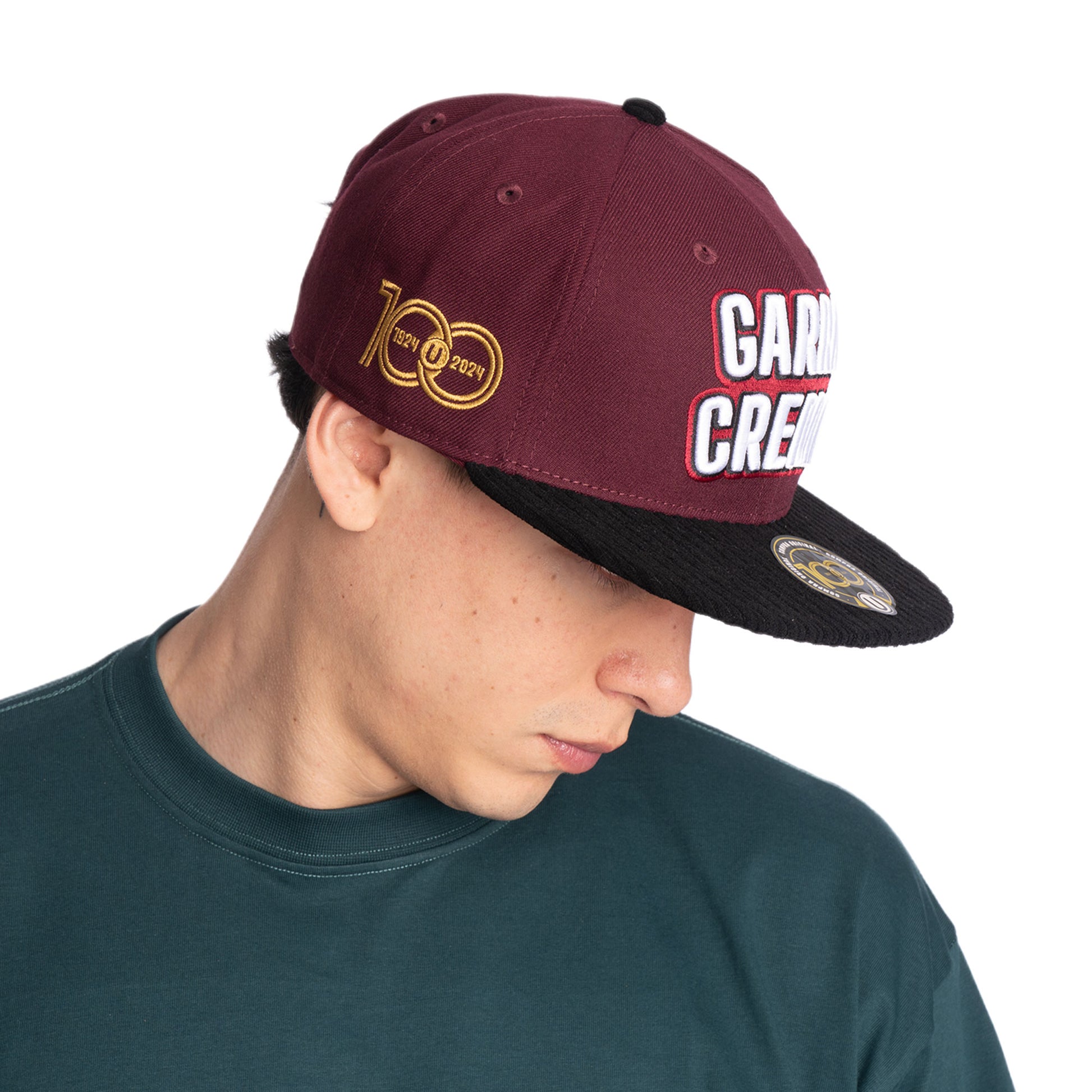 Set del Hincha Universitario de Deportes Garra Crema