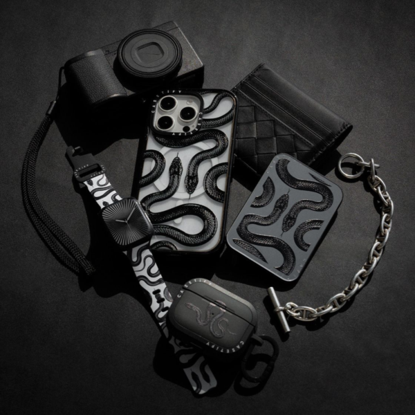 Case MagSafe Black Kingsnake Transparente para iPhone
